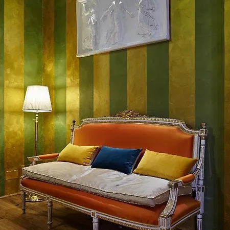 Bed & Breakfast Palazzo Di Alcina - Residenza D'epoca - Luxury- 5*