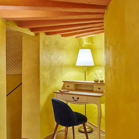 Bed & Breakfast Palazzo Di Alcina - Residenza D'epoca - Luxury- 5*