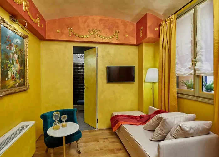 Bed & Breakfast Palazzo Di Alcina - Residenza D'epoca - Luxury - 4*