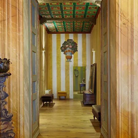 Bed & Breakfast Palazzo Di Alcina - Residenza D'epoca - Luxury - 4*